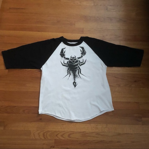 WWE licensed Sting Raglan- Large - Picture 9 of 10